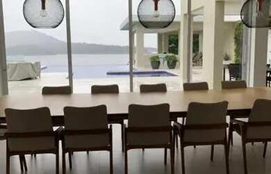 Imagem: A casa em condomínio possui 5 Dormitórios, 5 Banheiros, 5