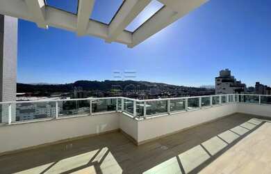 Imagem: O apartamento na cobertura possui 3 Dormitórios, 2 Banheiros