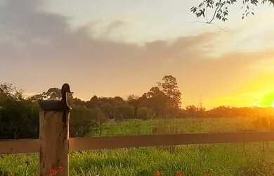 Imagem: A casa possui 1 Dormitório, 1 Banheiro e está localizado