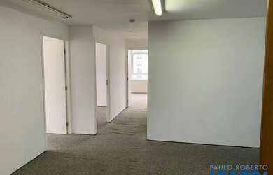 Imagem: O depósito possui 1 Vaga na garagem, 128m² de Área e está