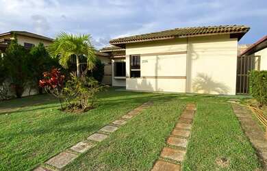 Imagem: A casa em condomínio possui 3 Dormitórios, 2 Banheiros, 3