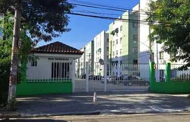 Imagem: O apartamento possui 2 Dormitórios, 1 Banheiro, 1 Vaga na garagem