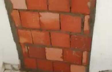 Imagem: A casa possui 2 Dormitórios, 2 Banheiros, 1 Vaga na garagem