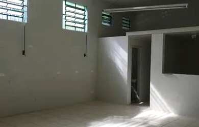 Imagem: O depósito possui 2 Vagas na garagem, 45m² de Área e está