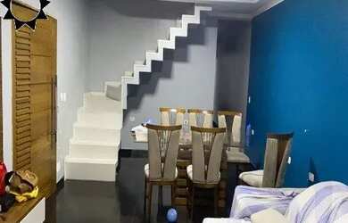 Imagem: A casa possui 4 Dormitórios, 5 Banheiros, 3 Vagas na garagem