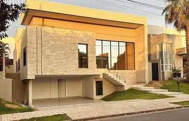 Imagem: A casa em condomínio possui 4 Dormitórios, 5 Banheiros, 5