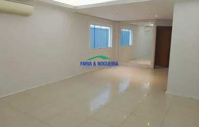 Imagem: A casa em condomínio possui 3 Dormitórios, 1 Banheiro, 2 Vagas