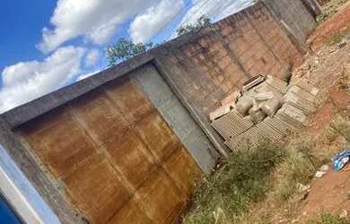 Imagem: A casa possui 3 Dormitórios, 1 Banheiro, 40m² de Área e