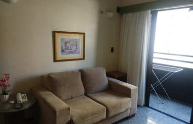 Imagem: O apartamento possui 1 Dormitório, 1 Banheiro, 1 Vaga na garagem