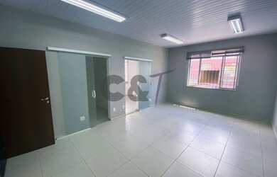 Imagem: O depósito possui 95m² de Área e está localizado em Santo