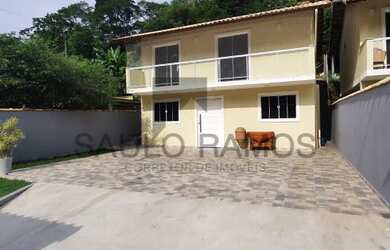 Imagem: A casa possui 3 Dormitórios, 1 Banheiro, 4 Vagas na garagem