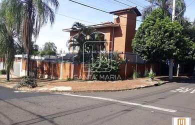 Imagem: O depósito possui 3 Vagas na garagem, 285m² de Área e está