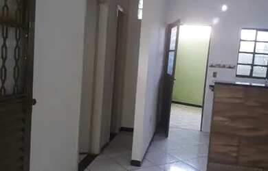 Imagem 8: Aluga-se uma casa. 1 Vaga na garageme2 Dormitórios