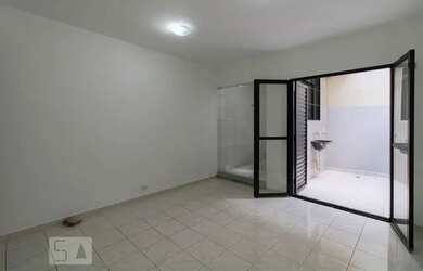 Imagem: A casa possui 2 Dormitórios, 2 Banheiros, 1 Vaga na garagem