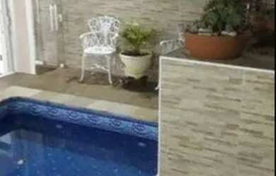 Imagem: A casa possui 3 Dormitórios, 1 Banheiro, 170m² de Área e