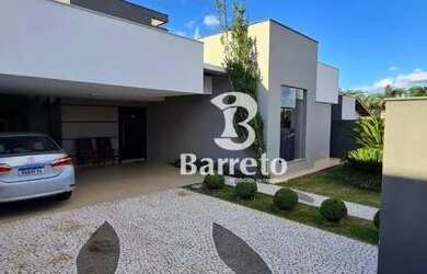 Imagem: A casa possui 3 Dormitórios, 4 Banheiros, 240m² de Área