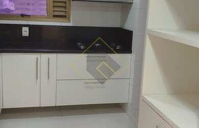 Imagem: O apartamento possui 3 Dormitórios, 2 Banheiros, 3 Vagas na