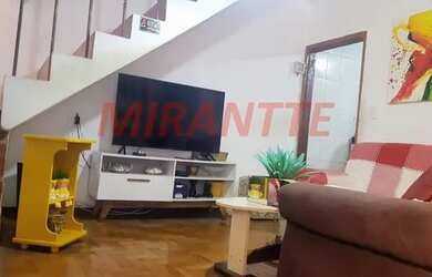 Imagem: A casa possui 4 Dormitórios, 3 Banheiros, 2 Vagas na garagem