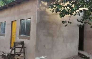 Imagem: A casa possui 2 Dormitórios, 1 Banheiro e está localizado