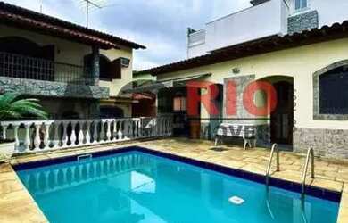 Imagem: A casa em condomínio possui 4 Dormitórios, 4 Banheiros, 3