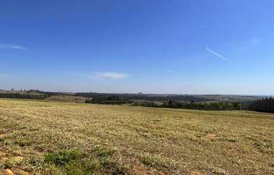 Imagem: O terreno possui 2.588m² de Área e está localizado em Loteamento