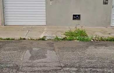 Imagem: A casa possui 2 Dormitórios, 1 Banheiro, 2 Vagas na garagem