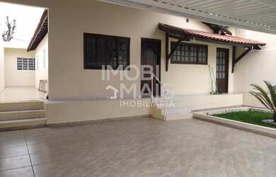 Imagem: A casa à venda possui 3 Dormitórios, 2 Banheiros, 4 Vagas