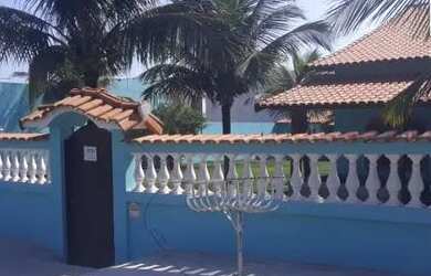 Imagem: A casa possui 5 Dormitórios, 2 Banheiros, 5 Vagas na garagem