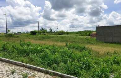 Imagem: O terreno possui 240m² de Área e está localizado em Nova