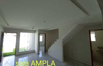 Imagem: A casa possui 3 Dormitórios, 5 Banheiros, 2 Vagas na garagem