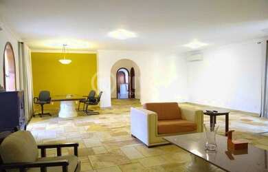 Imagem: A casa em condomínio possui 5 Dormitórios, 5 Banheiros, 5