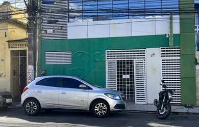 Imagem: O depósito possui 1 Vaga na garagem, 440m² de Área e está