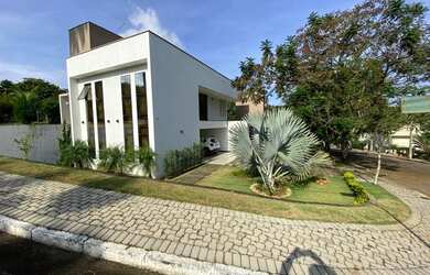 Imagem: A casa em condomínio possui 4 Dormitórios, 3 Banheiros, 4