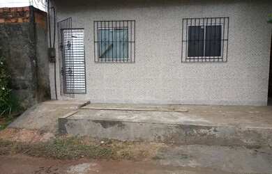 Imagem: A casa possui 2 Dormitórios, 1 Banheiro e está localizado