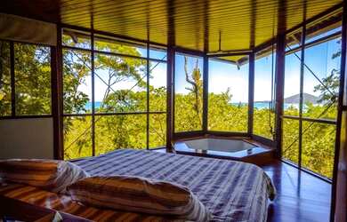 Imagem: A casa em condomínio possui 5 Dormitórios, 3 Banheiros, 280m²