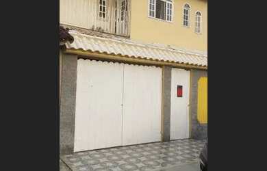 Imagem: A casa em condomínio possui 4 Dormitórios, 2 Banheiros, 2