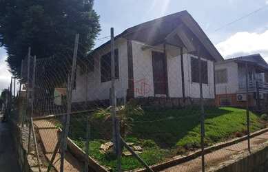 Imagem: A casa possui 5 Dormitórios, 2 Banheiros e 600m² de Área