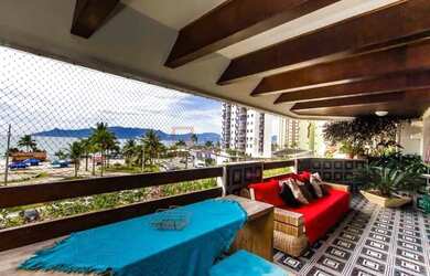 Imagem: O apartamento possui 4 Dormitórios, 1 Banheiro, 2 Vagas na