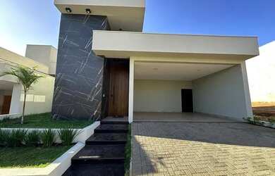 Imagem: A casa em condomínio possui 3 Dormitórios, 3 Banheiros, 4