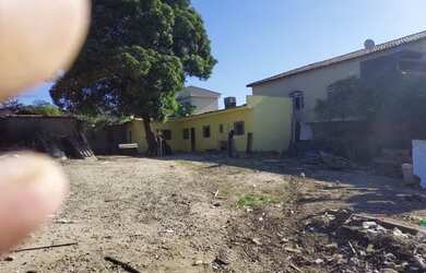 Imagem: A casa possui 2 Dormitórios, 1 Banheiro, 5 Vagas na garagem