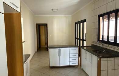 Imagem: A casa em condomínio possui 3 Dormitórios, 4 Banheiros, 2