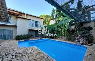 Imagem: A casa possui 3 Dormitórios, 2 Banheiros, 1 Vaga na garagem