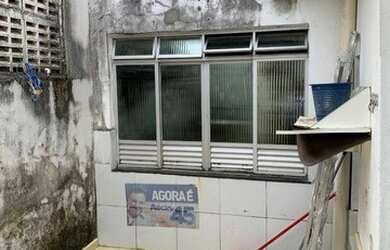Imagem: A casa possui 3 Dormitórios, 2 Banheiros, 1 Vaga na garagem