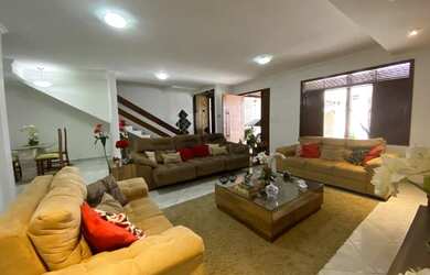 Imagem: A casa possui 5 Dormitórios, 5 Banheiros, 2 Vagas na garagem