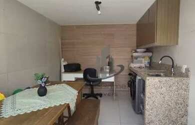 Imagem: A casa possui 2 Dormitórios, 2 Banheiros, 2 Vagas na garagem