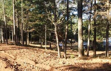 Imagem: O terreno possui 540m² de Área e está localizado em Gramado