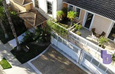 Imagem: A casa em condomínio possui 4 Dormitórios, 5 Banheiros, 4