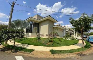 Imagem: A casa em condomínio possui 3 Dormitórios, 432m² de Área