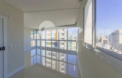 Imagem: O apartamento possui 4 Dormitórios, 5 Banheiros, 3 Vagas na