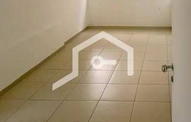 Imagem: O depósito possui 1 Vaga na garagem, 43m² de Área e está